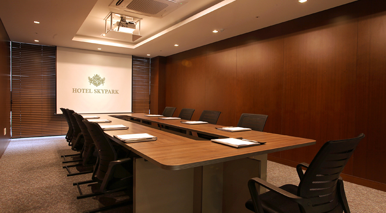 MEETING ROOM